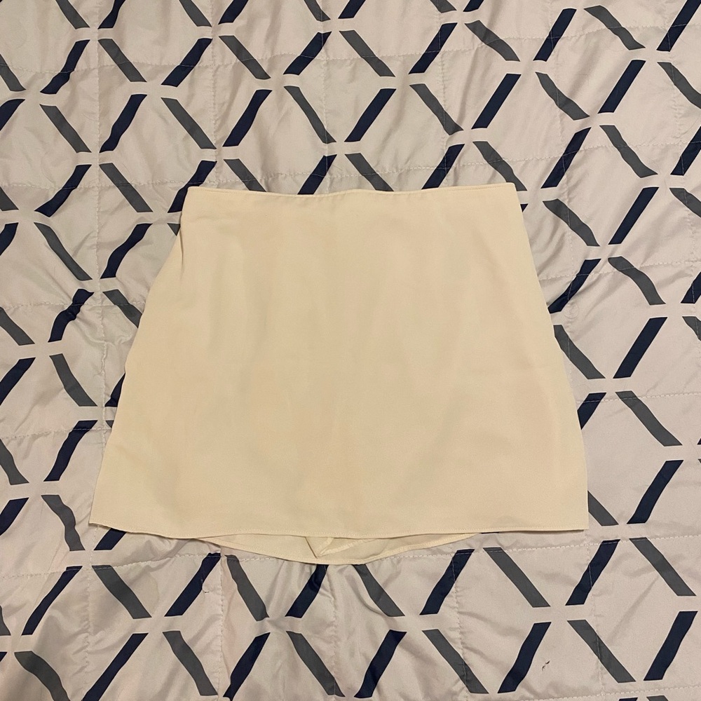 NWOT Abercrombie skort